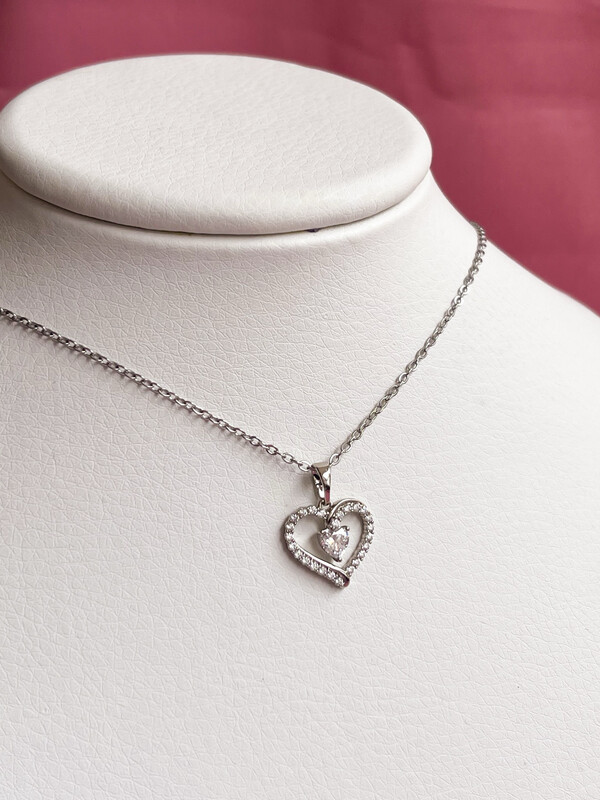 Collar de Corazón de Cristales