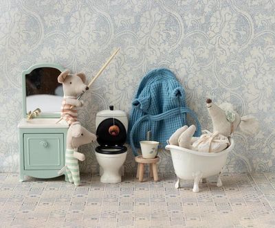 Miniature Bathtub