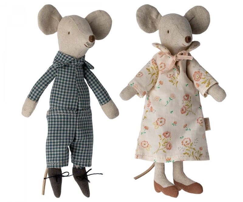 Mum &amp; Dad Mice in Cigarbox