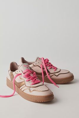 Retro Thirty Love Sneaker