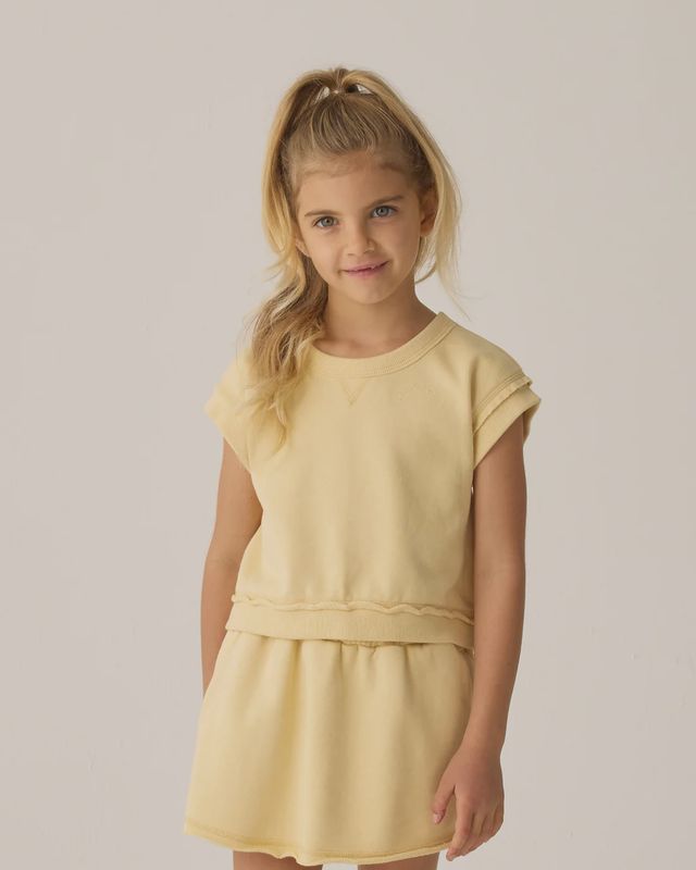 Victory Pullover in Yellow