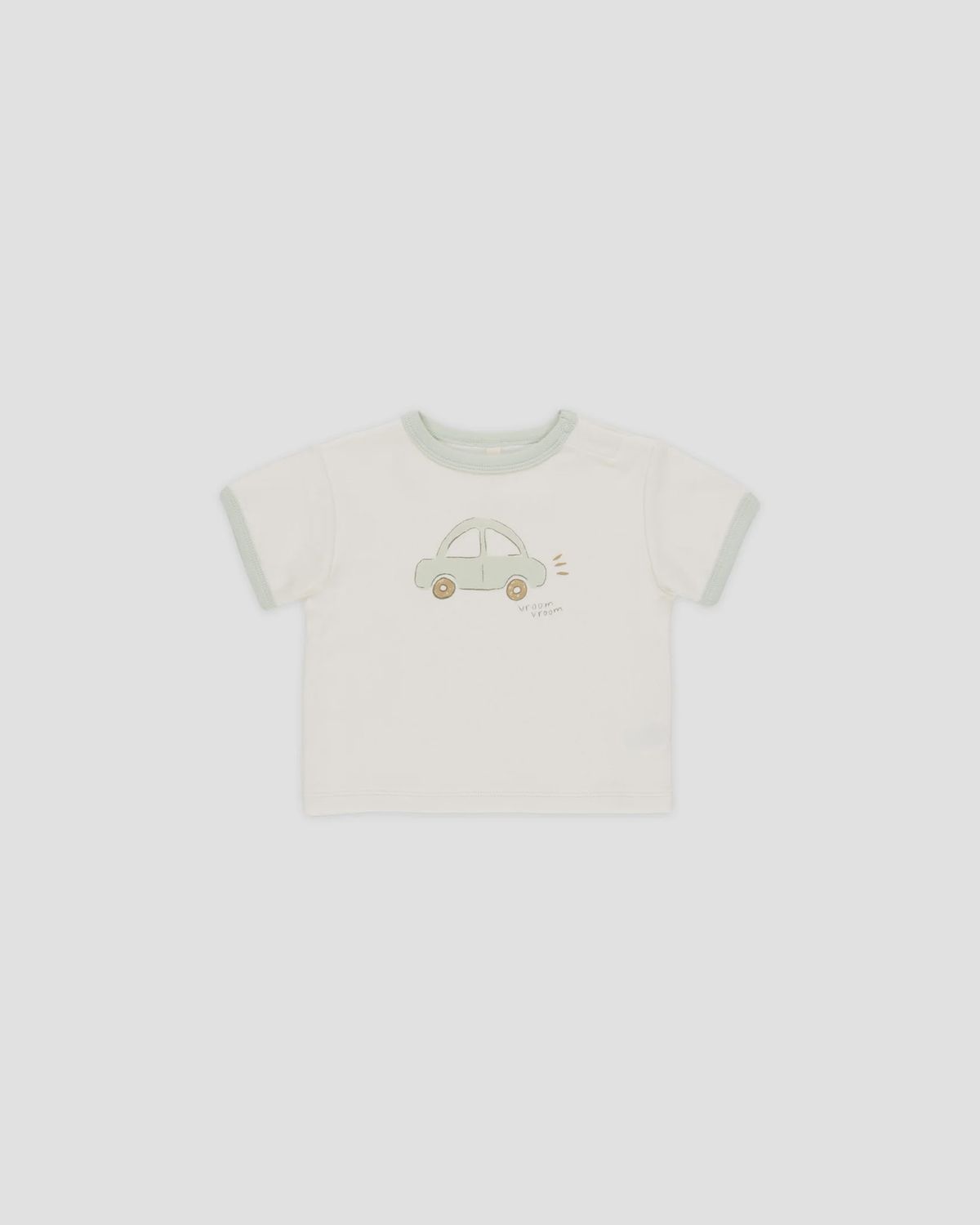 Ringer Tee in Car
