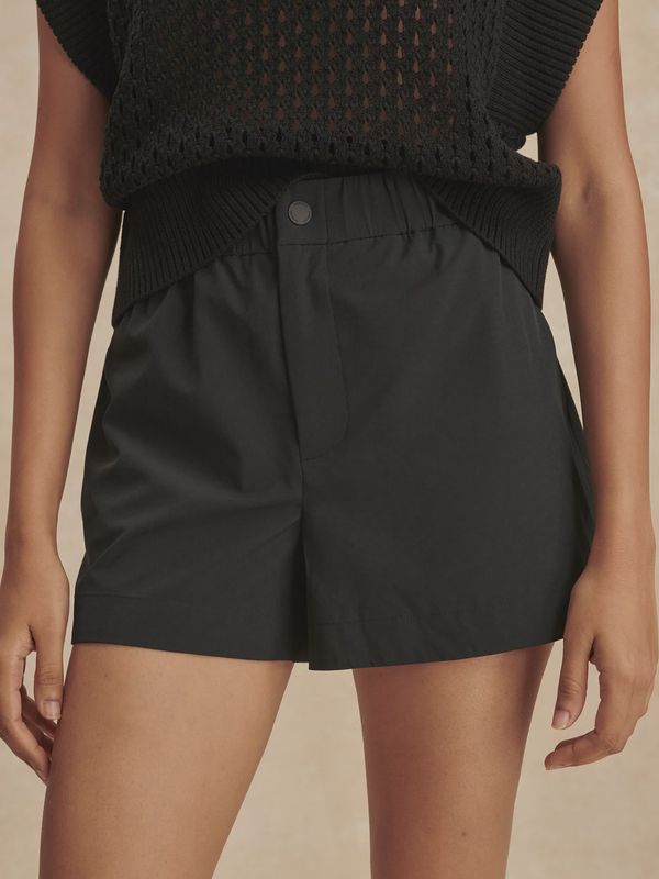 Nila Mid Rise Short 3.5