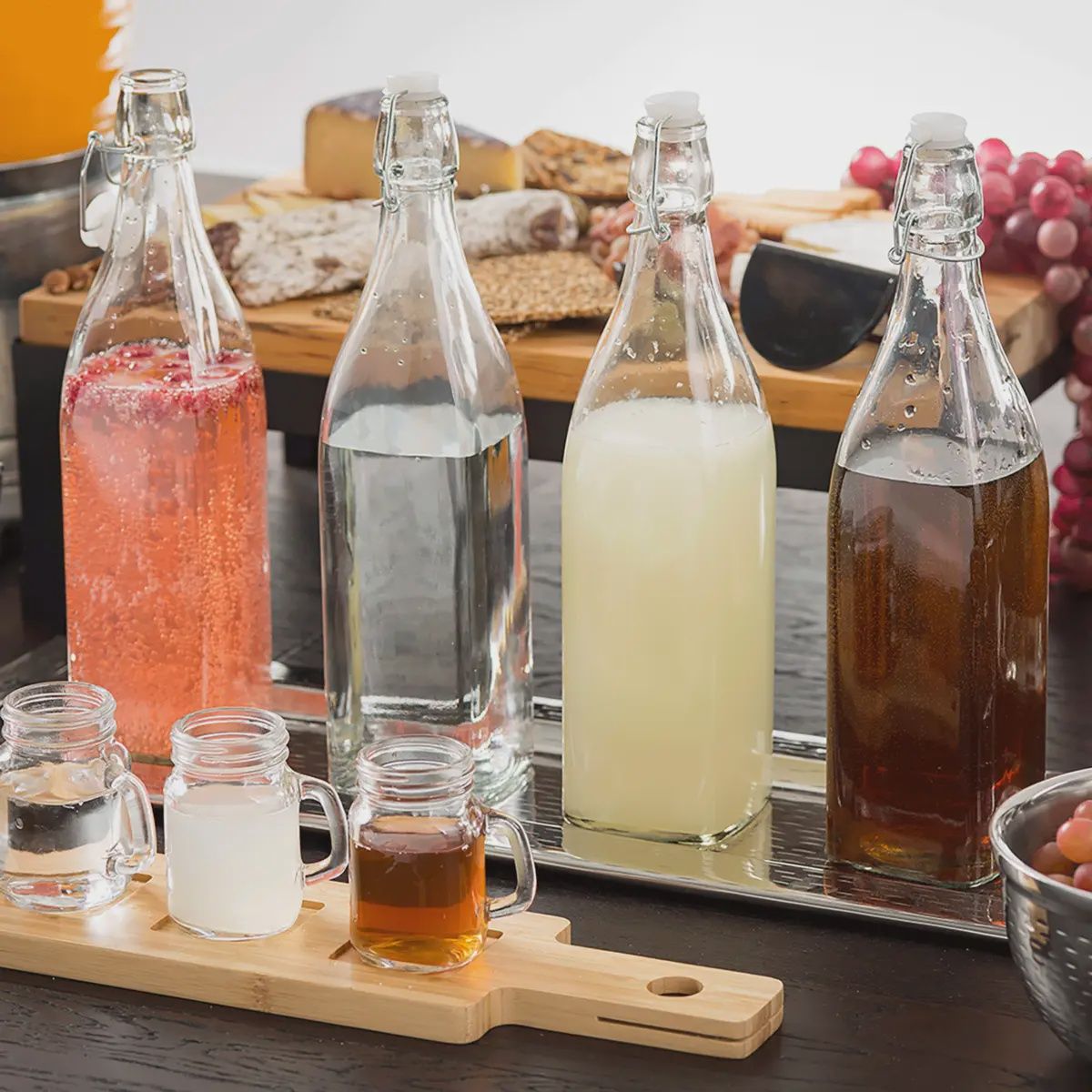 34oz Resealable Glass Carafe
