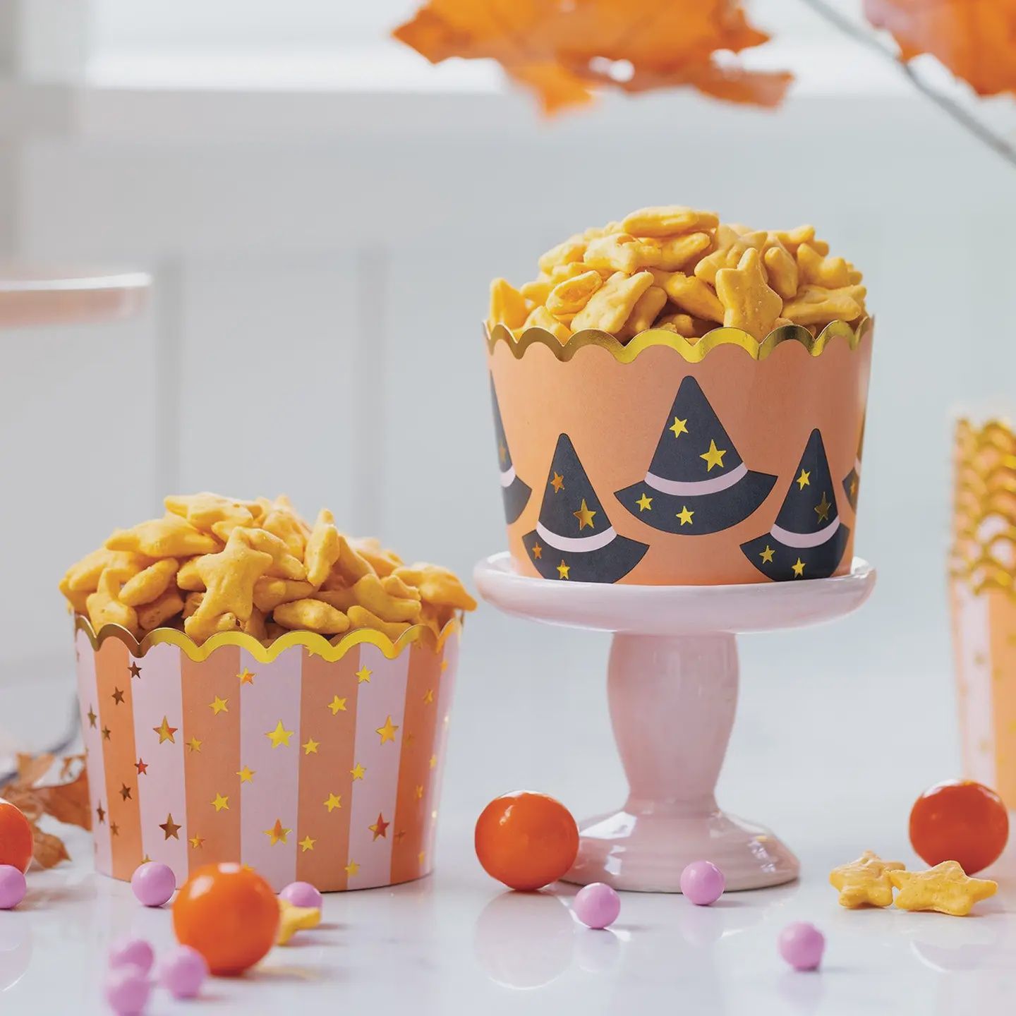 Jumbo Foil Witch Hat &amp; Star Treat Cups