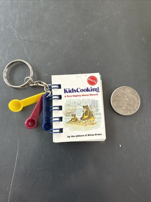 Klutz Book &amp; Toy Miniature Key Chain *Kids Cooking”