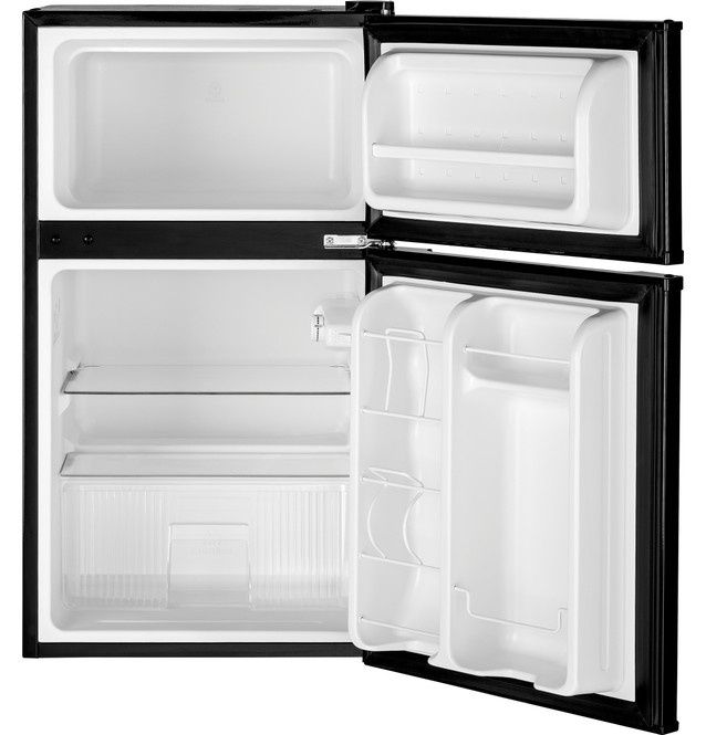 GE Compact 3.1 Cu Ft Top Mount Fridge Black ENERGY STAR