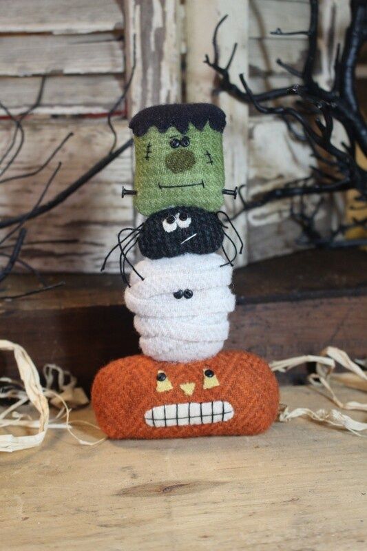 Scary Halloween Pin Keep