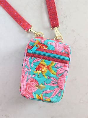 Athena Crossbody Bag Class:  Tuesday, August 26th:  5:00pm - 9:00pm