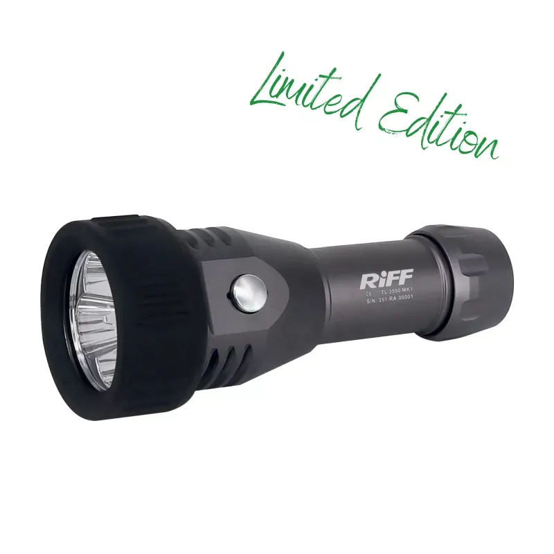 RiFF Spotlicht-Tauchlampe TL3500 MK1 (3500 Lumen) - Sonderedition titangrau RiFF Spotlicht-Tauchlampe TL3500 MK1 (3500 Lumen) - Sonderedition titangrau