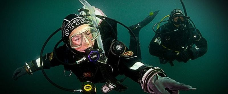 PADI eLearning - Dry Suit Diver PADI eLearning - Dry Suit Diver