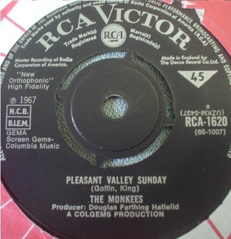 The Monkees - Pleasant Valley Sunday / Words (7") (Very Good Plus (VG+))