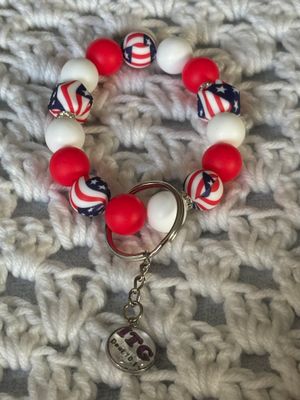 Silicone bead wristlet keychains