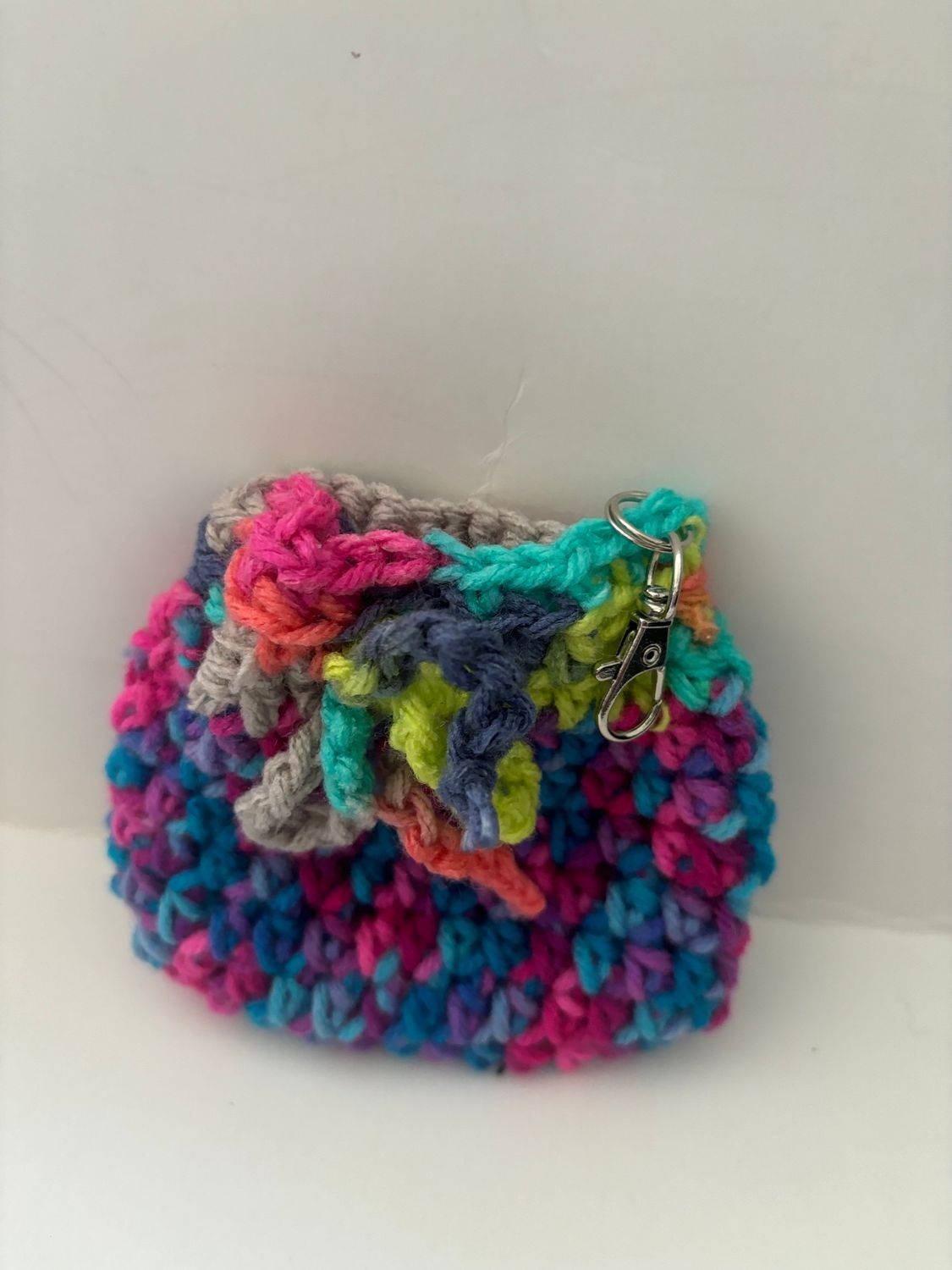 Crochet drawstring earbuds bag