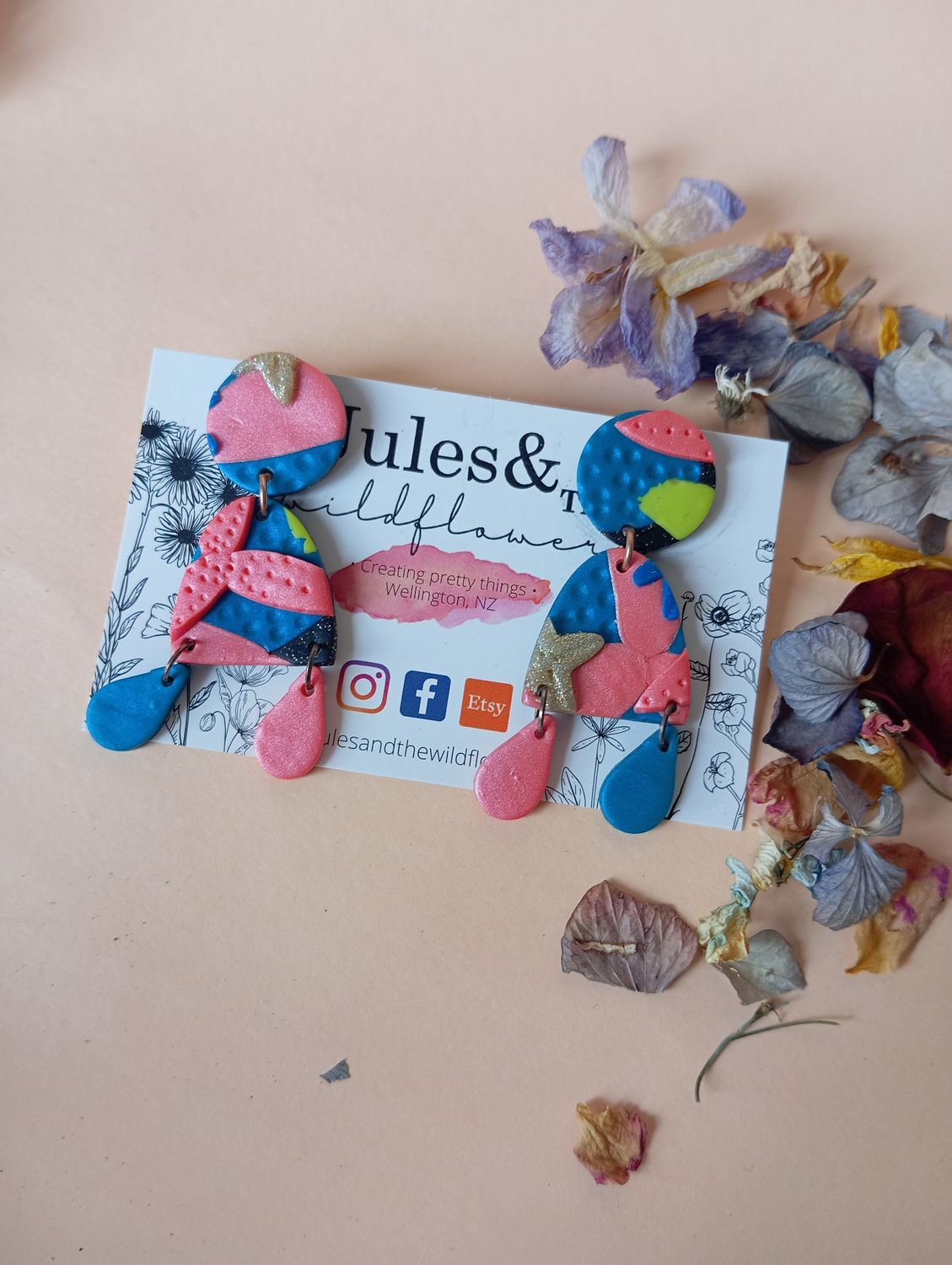 Cosmic Garden - Dangly Jellyfish