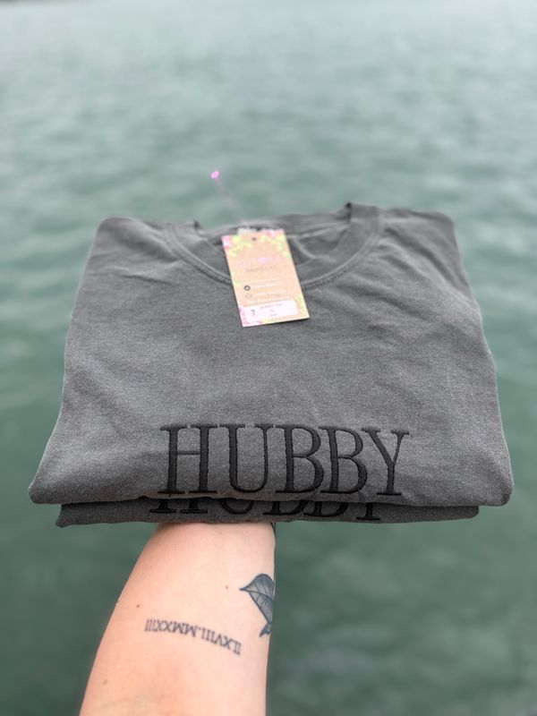 HUBBY Tee