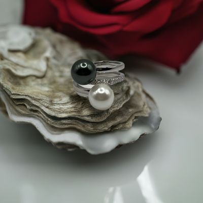 Tahitian pearl and moissanite ring size 8.5