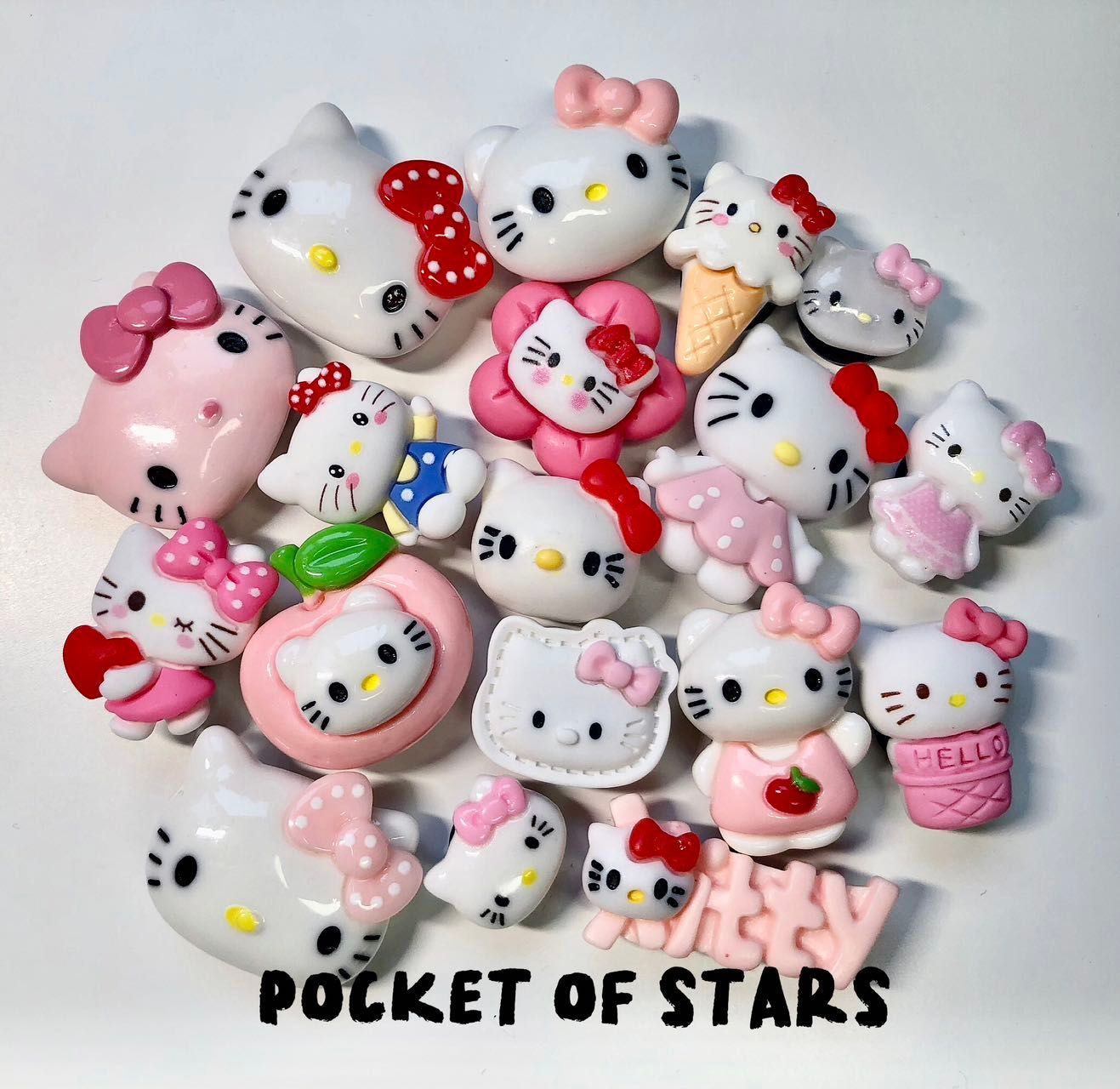 Sneaker&amp; Croc charm / jibbitz - Hello Kitty (586-603)