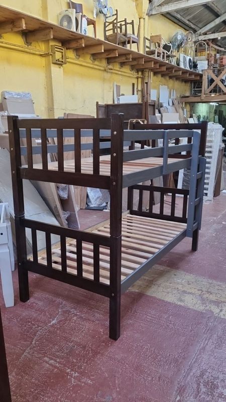 (L853) Cucheta En Madera Con Baranda Y Escalera (200x100x157)