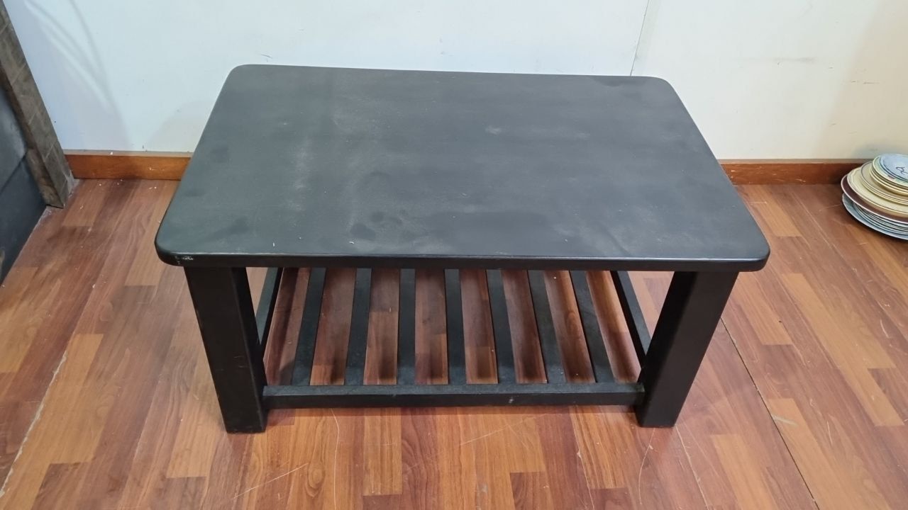 (L672) Mesa Ratona En Madera Con Revistero (90x60x46)