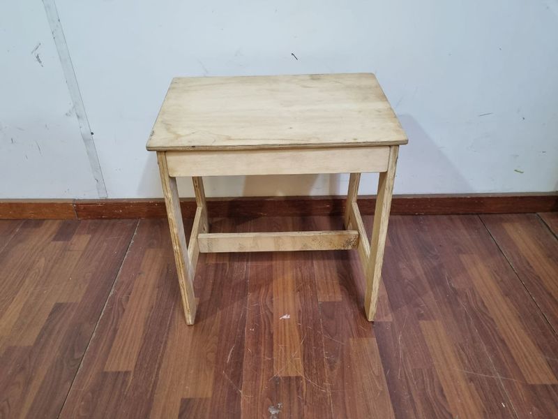 (L537) Mesita Montessori 52x53x36
