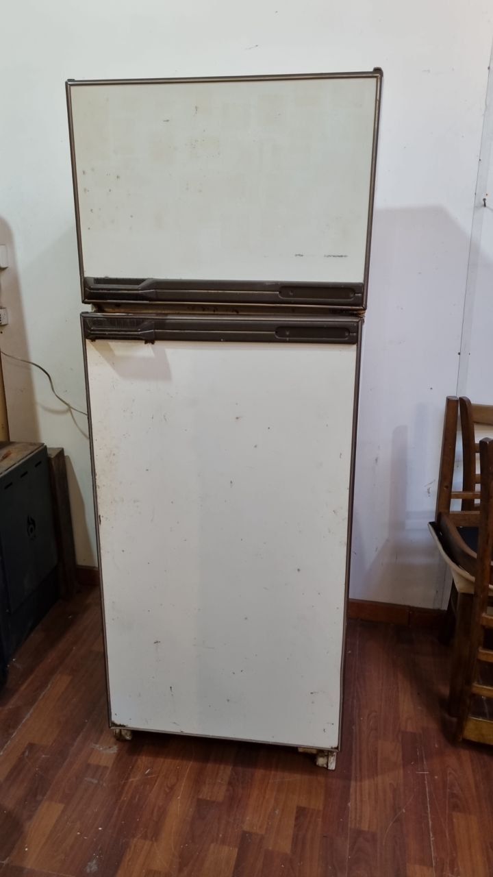 (L956) Heladera Con Freezer Enfriando Bien 64x64x172