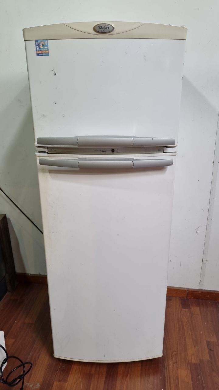 (L991) Heladera Con Freezer Frio Seco Marca Whirpool Enfriando Bien (63x65x170)