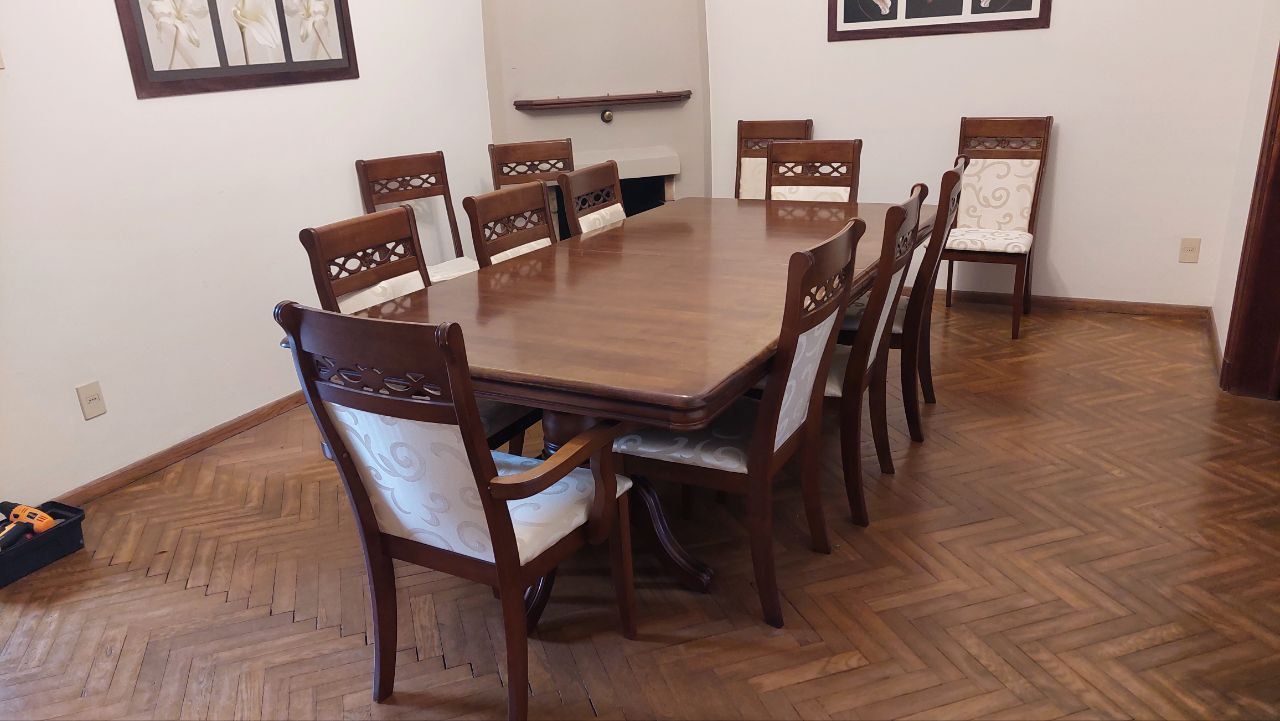 (L1013) Gran juego de comedor extensible con 12 sillas (hay 3 para arreglar el respaldo) 240x 120 x alto 78 larho extandido 3m