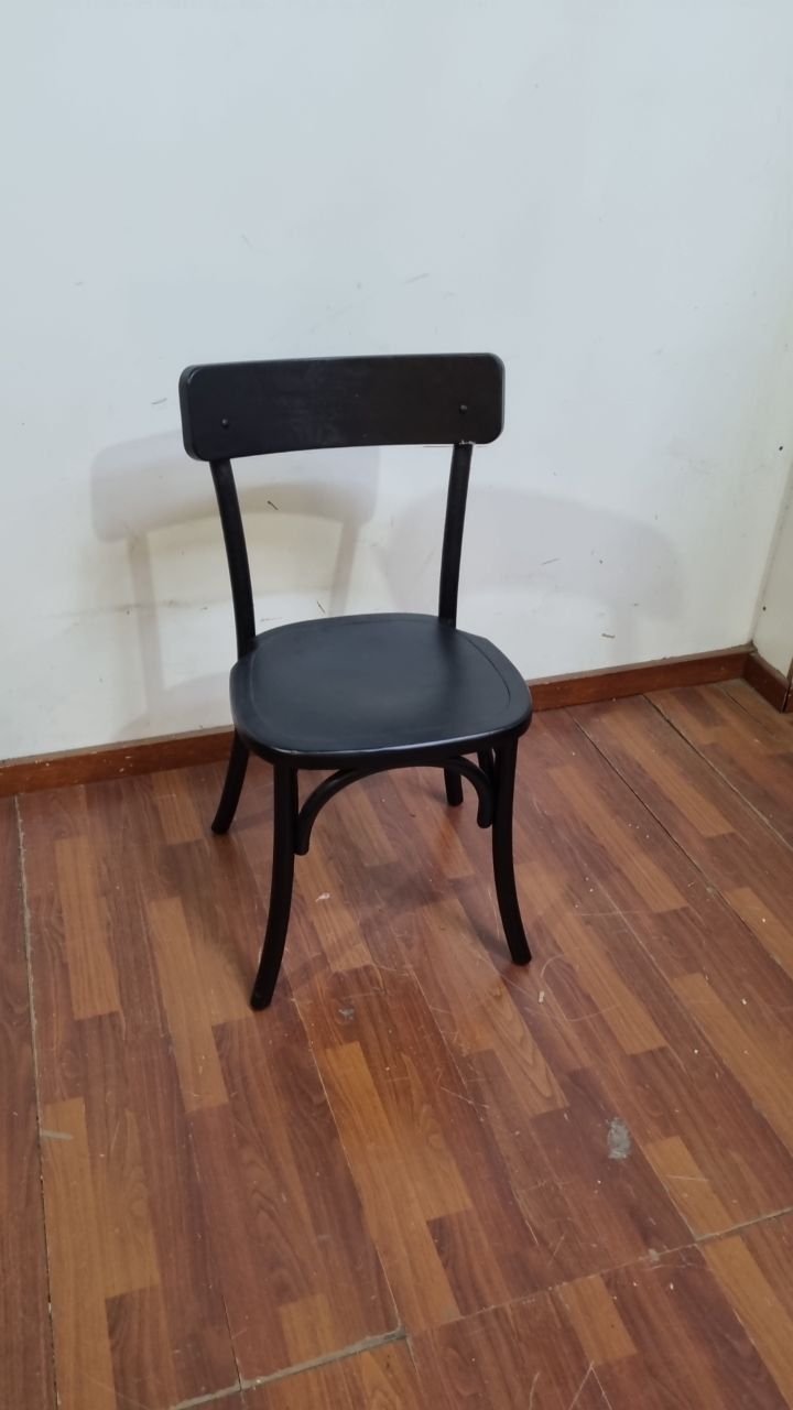 (L686) Silla De Estilo nueva 45x42x88