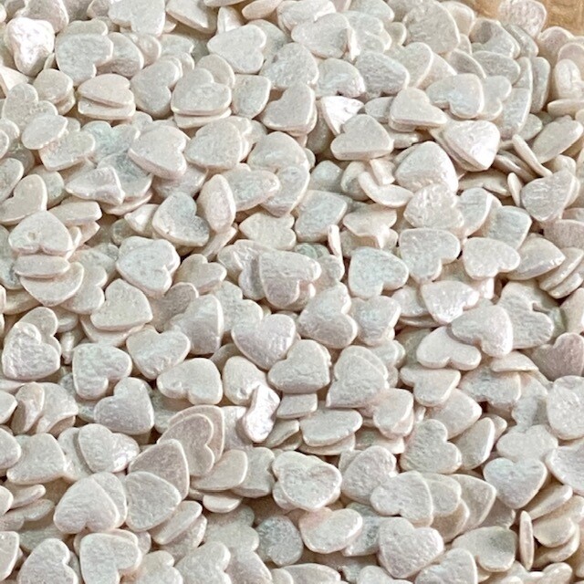 GD Sprinkles Thin White Hearts Pearlized 3 oz.