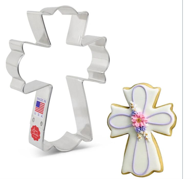 AC Cookie Cutter Large Fancy Cross
