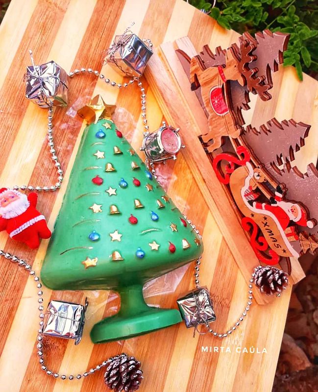 BWB Christmas Tree Breakable/ Piñata 3 Part Mold