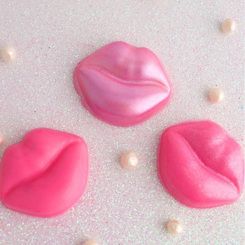 BWB Lips 5 Cavities 3 Part Mold