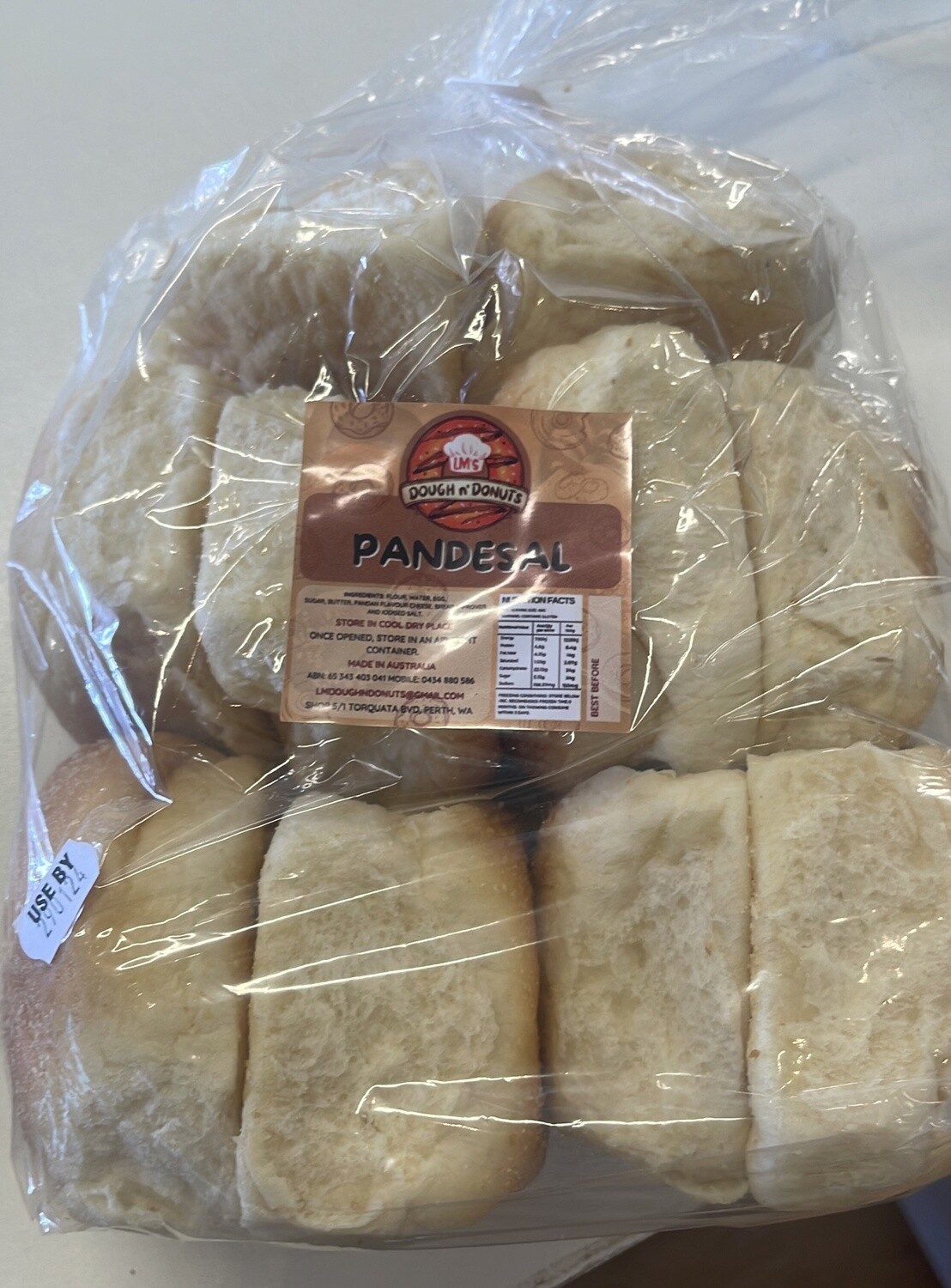 DOUGH N&#39; DONUTS PANDESAL