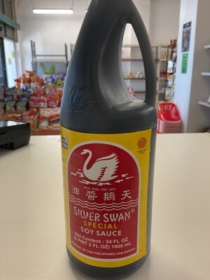 SILVER SWAN SOY SAUCE W/ HANDLE 1L
