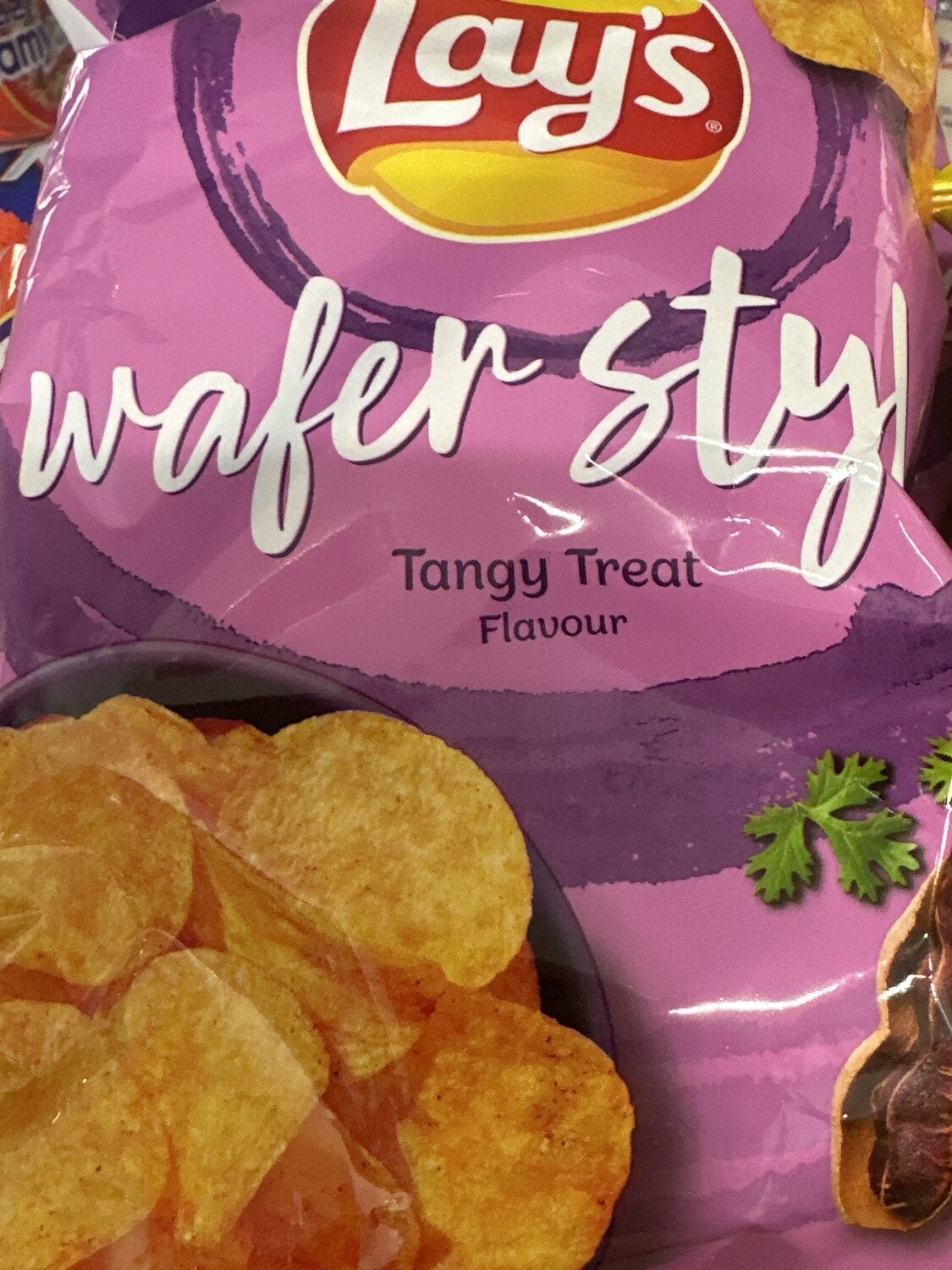 LAY&#39;S WAFER STYLE TANGY TREAT 48G