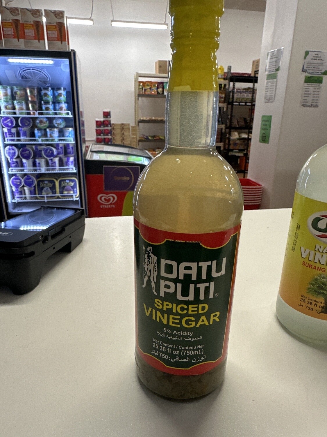 DATU PUTI GLASS BOTTLE SPICED VINEGAR  750ML