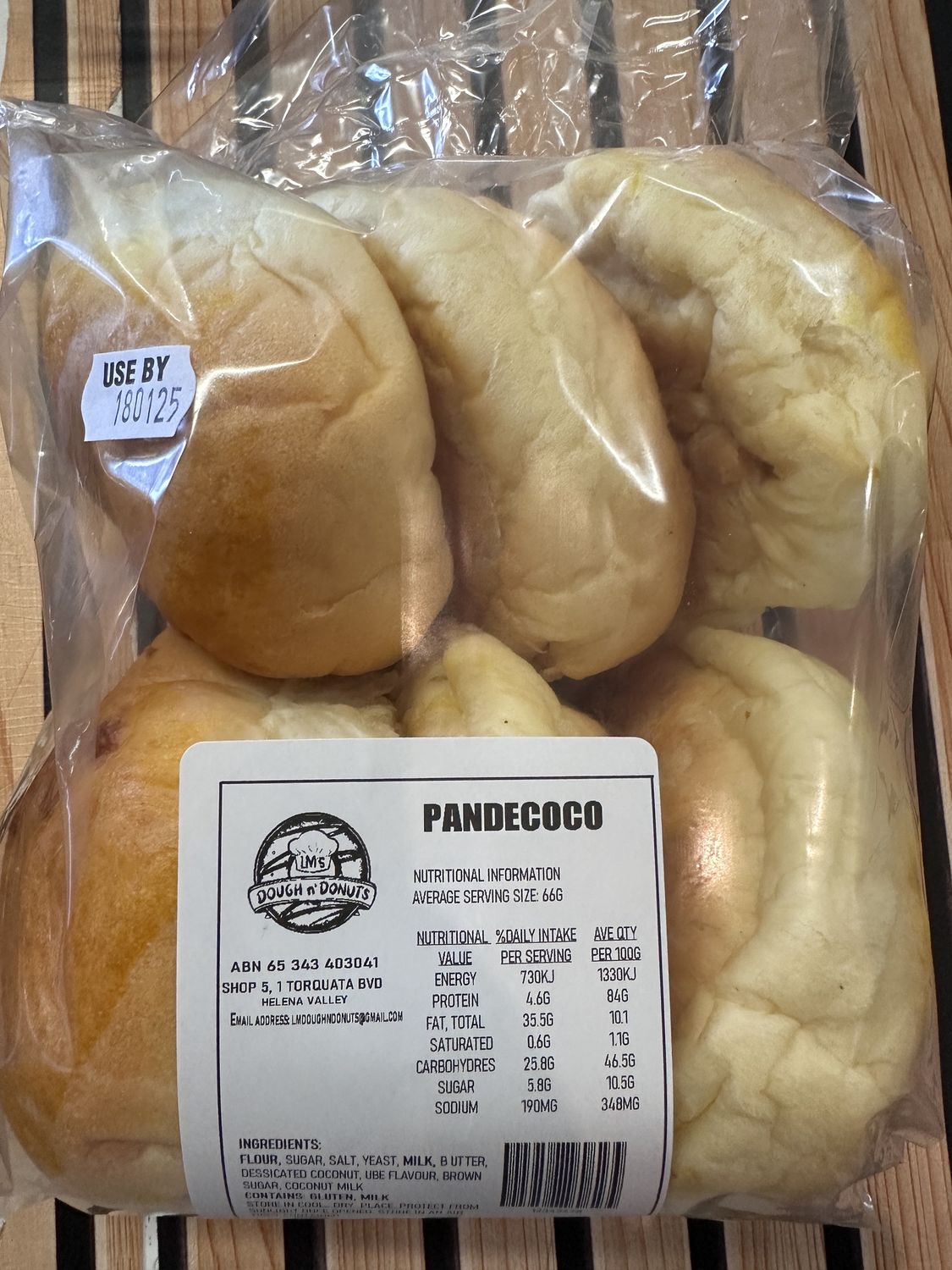 DOUGH N&#39;  DONUTS PANDE COCO