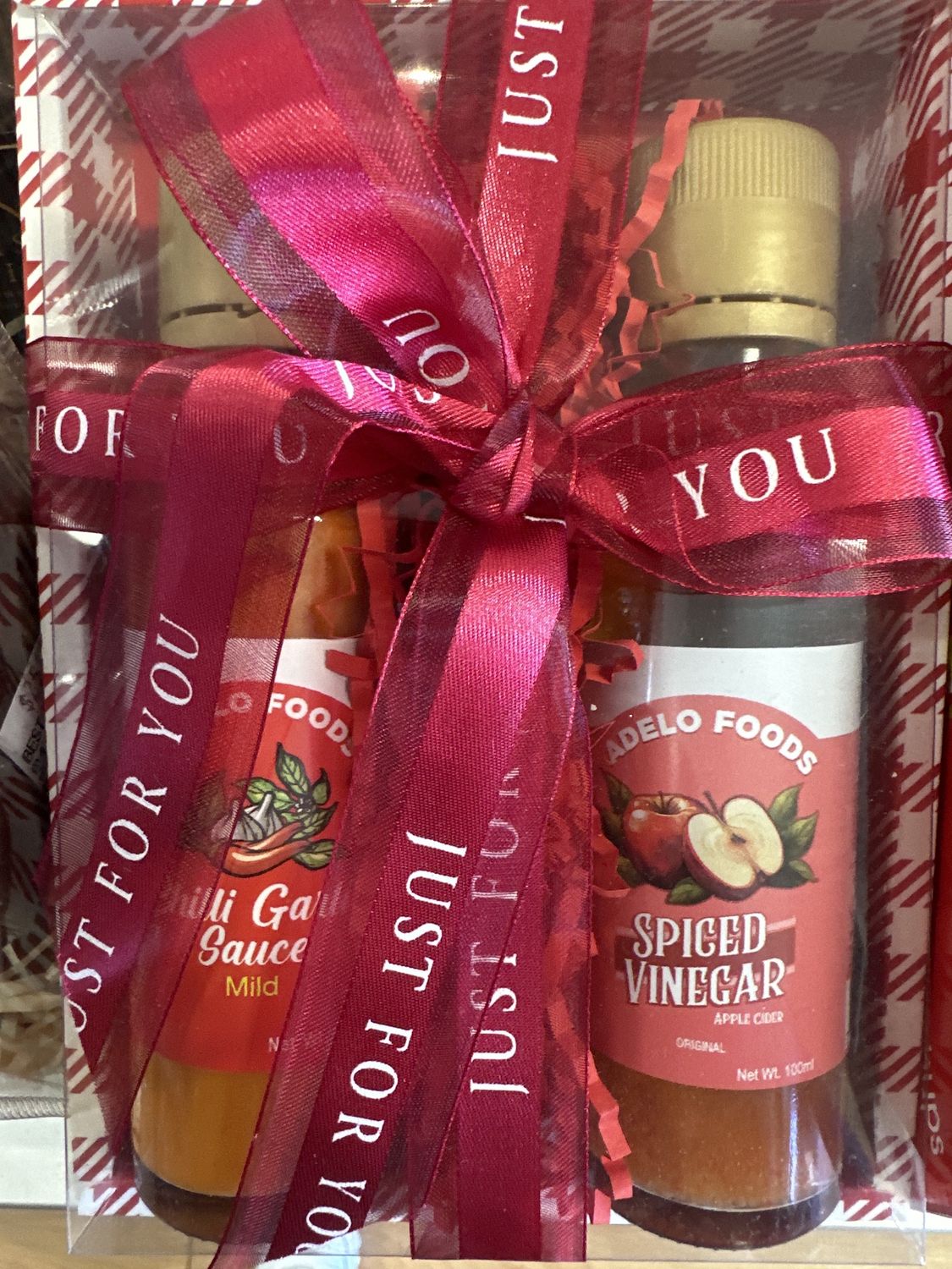 ADELO  GIFT PACK WITH RIBBON