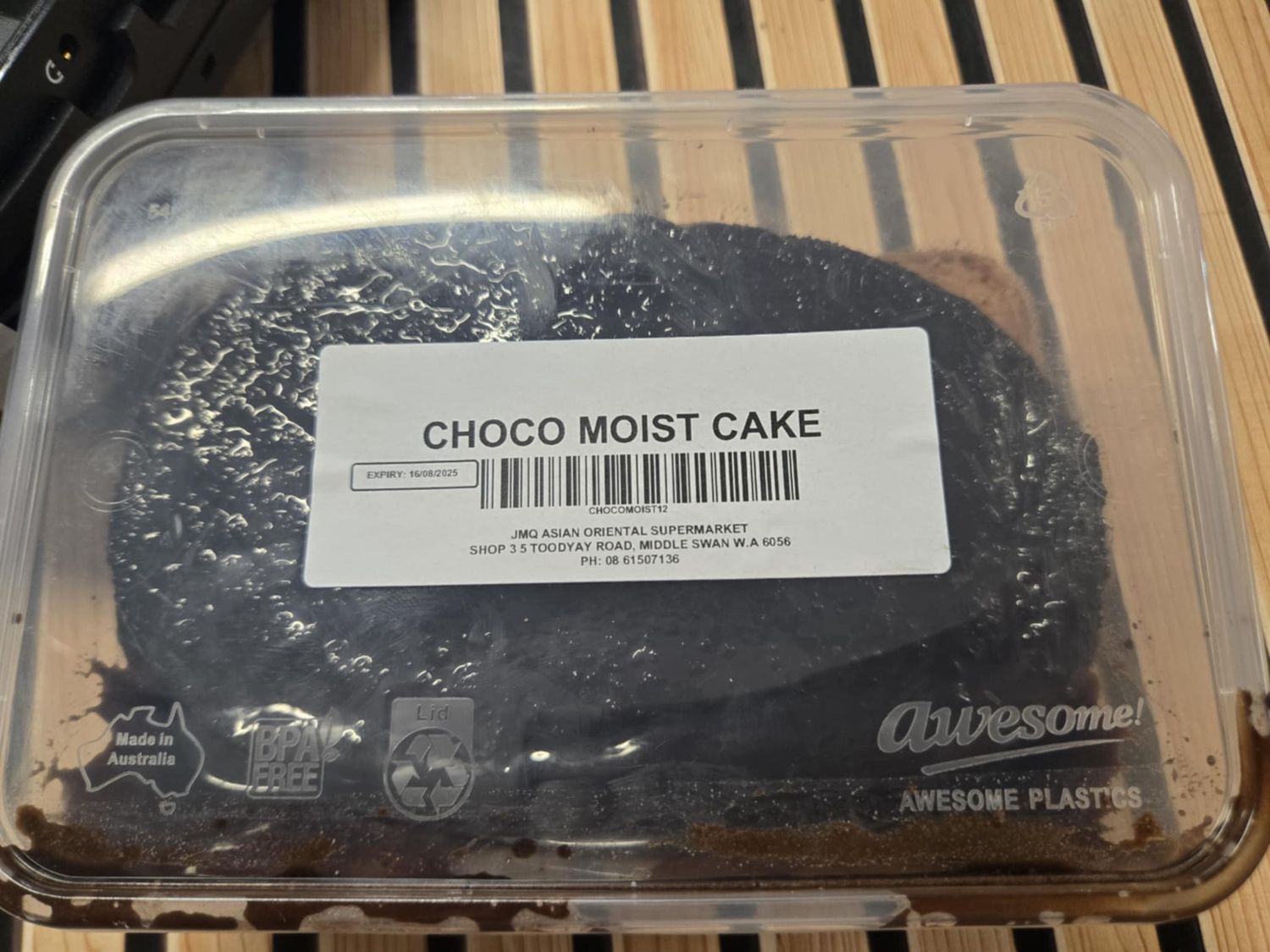 JMQ CHOCO MOIST CAKE IN TUB