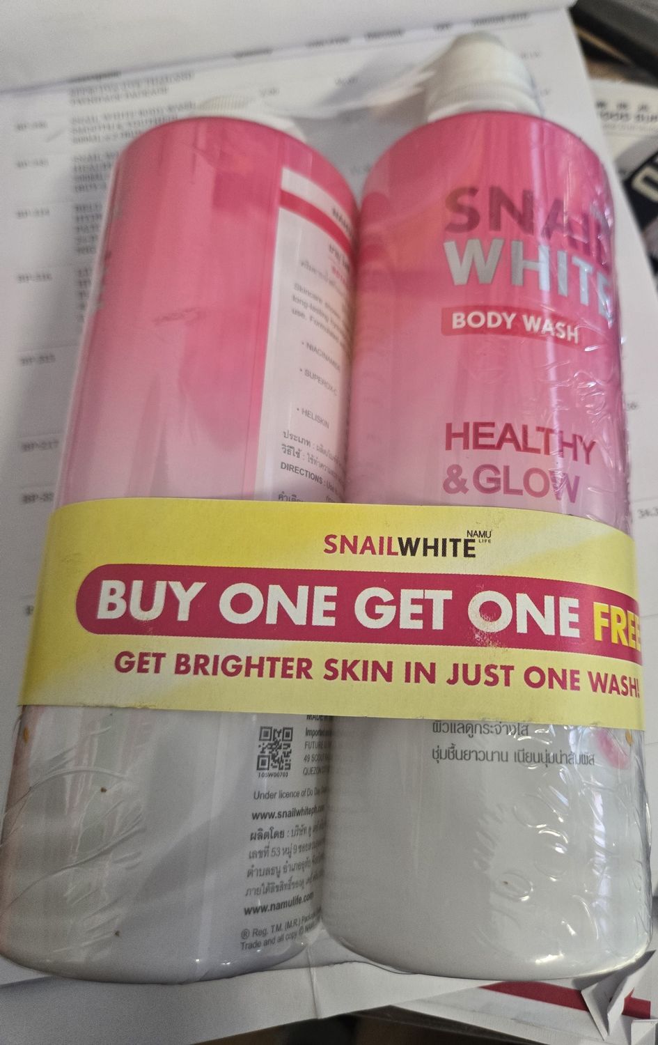 SNAIL WHITE BODY WASH HEALTHY&amp;GLOW  500ML BUY1GET1