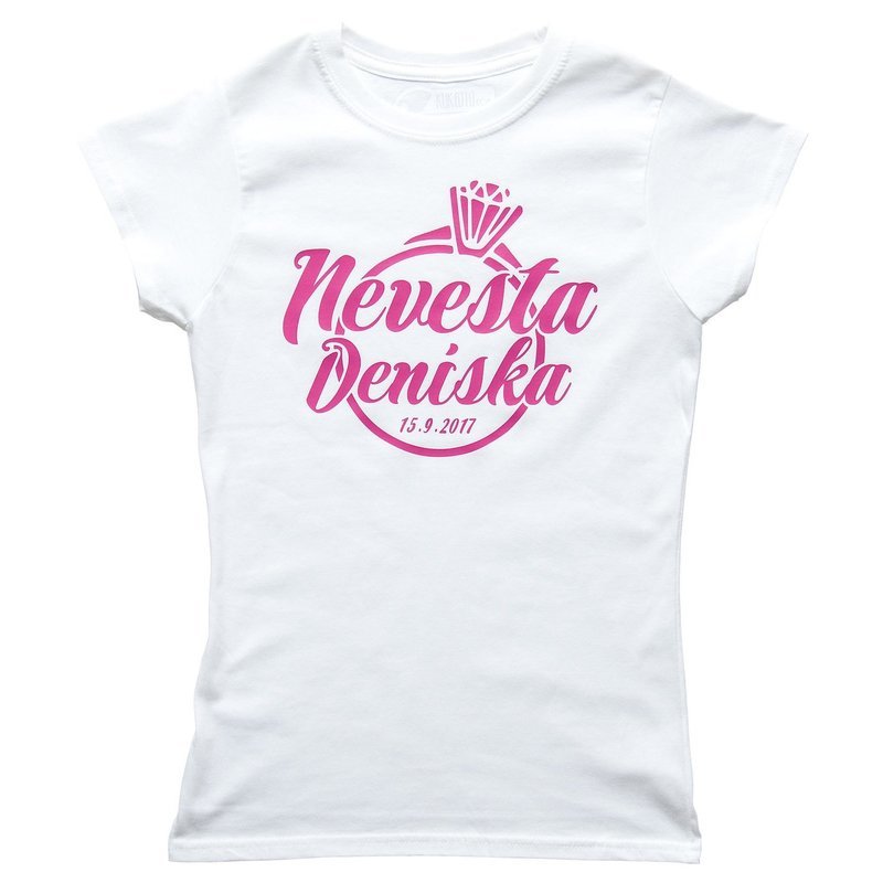 Nevesta s prsteňom, menom a dátumom svadby