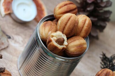 Galleta rellena de lechera dorada con almendra (15 piezas)
