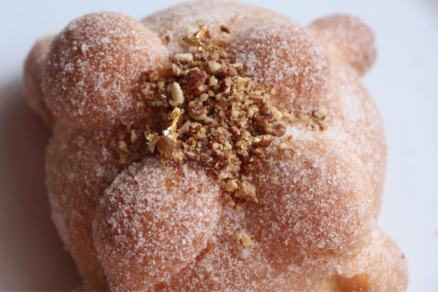 Pan de muerto nuez y mantequilla