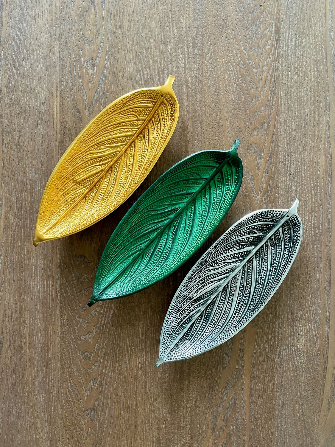Räucherstäbchenhalter in Blatt-Optik