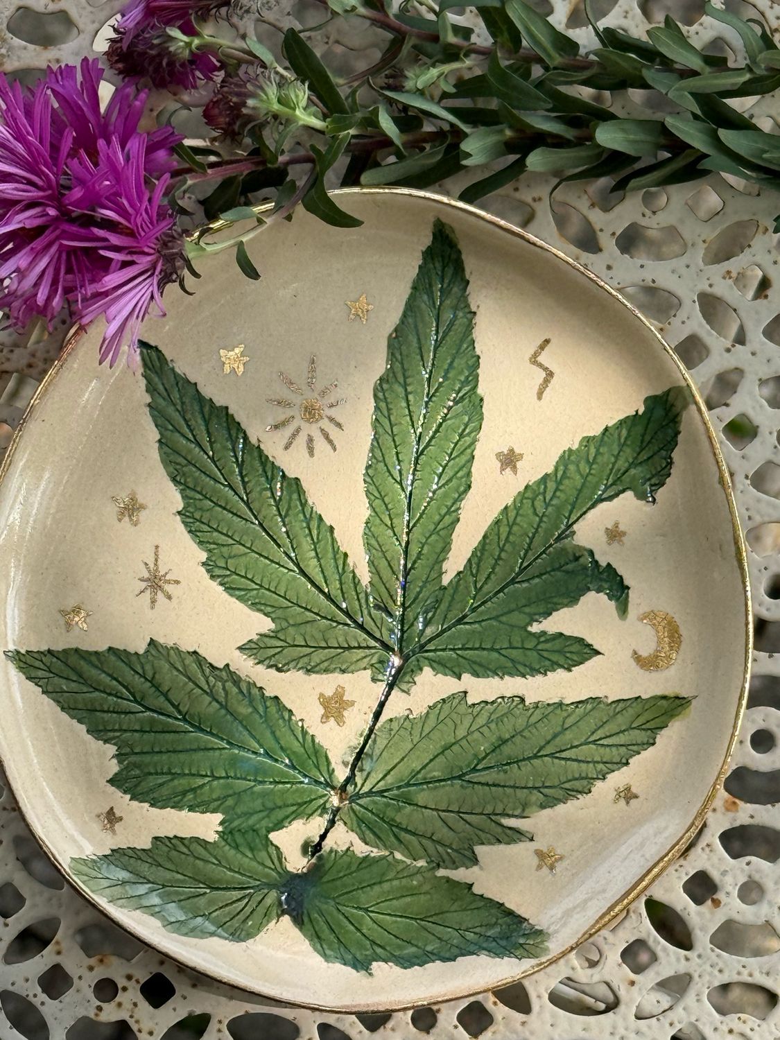 Bol à abondance reine des prés avec rune Sowilo