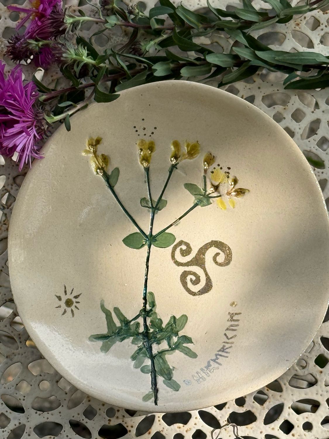 Bol à abondance millepertuis écrit en runes hypericum