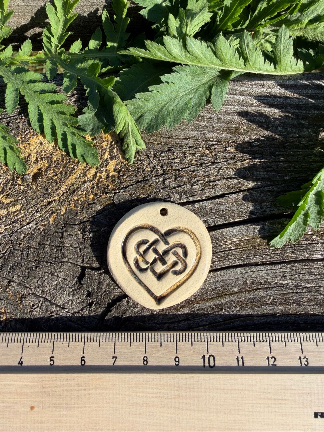 Pendentif talisman entrelacs celtiques réalisé à Alban Hefin no74 amour