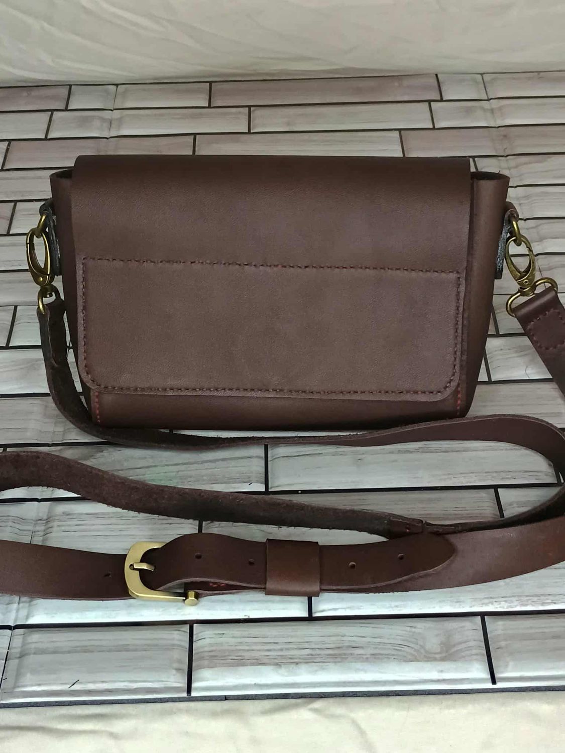 Metro Crossbody with Magnetic Closure