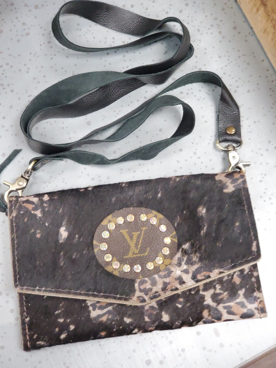 JORDAN CROSSBODY BAG, Color: BROWN